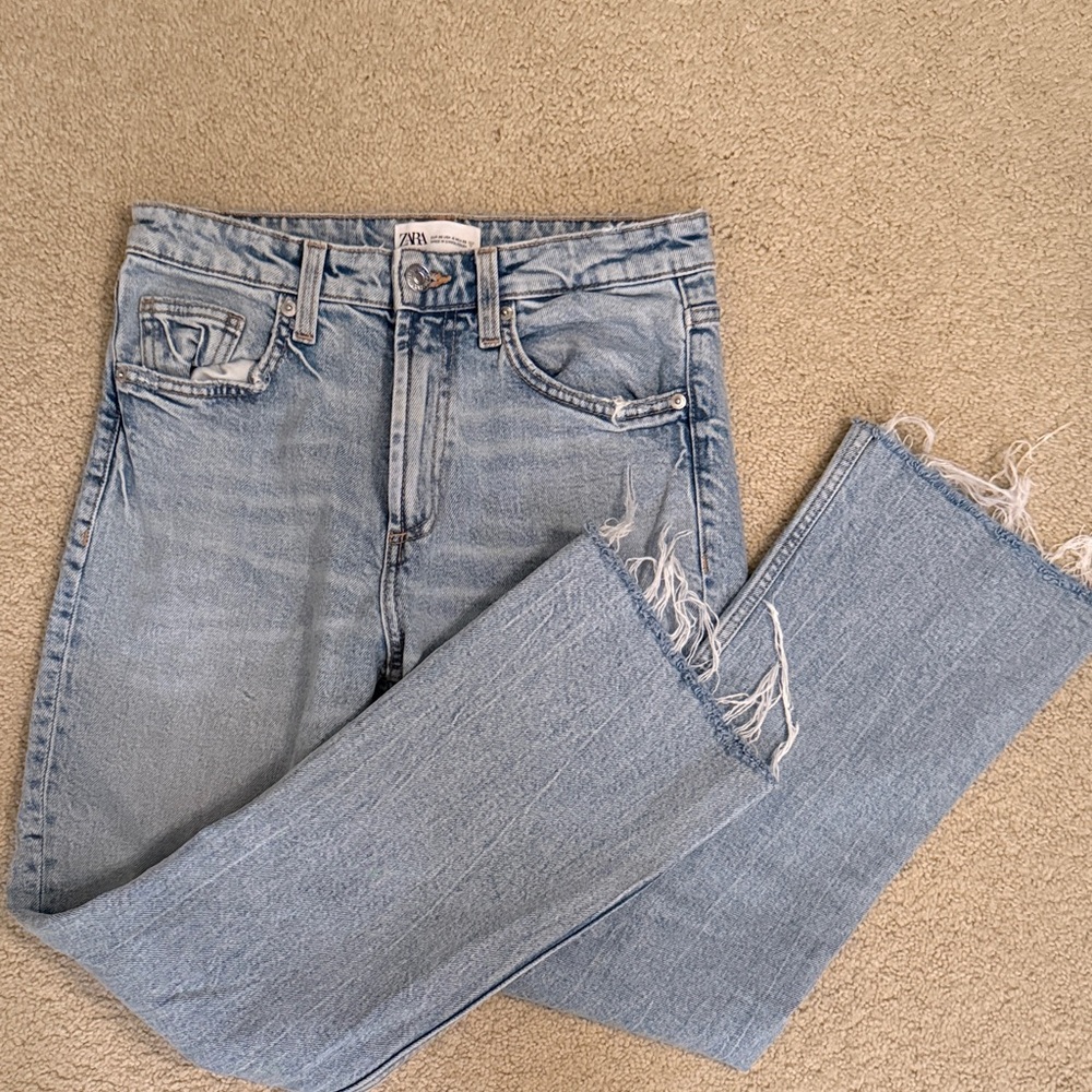 Zara Light Wash Jeans